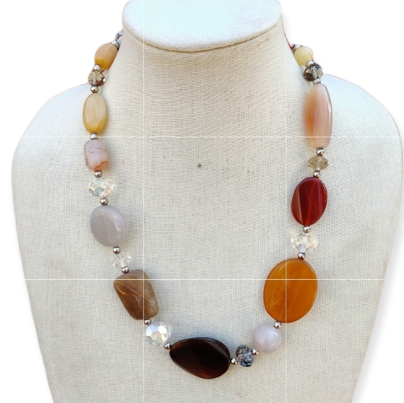 Jewelry - Gorgeous heavy carnelian/ agate stone necklace